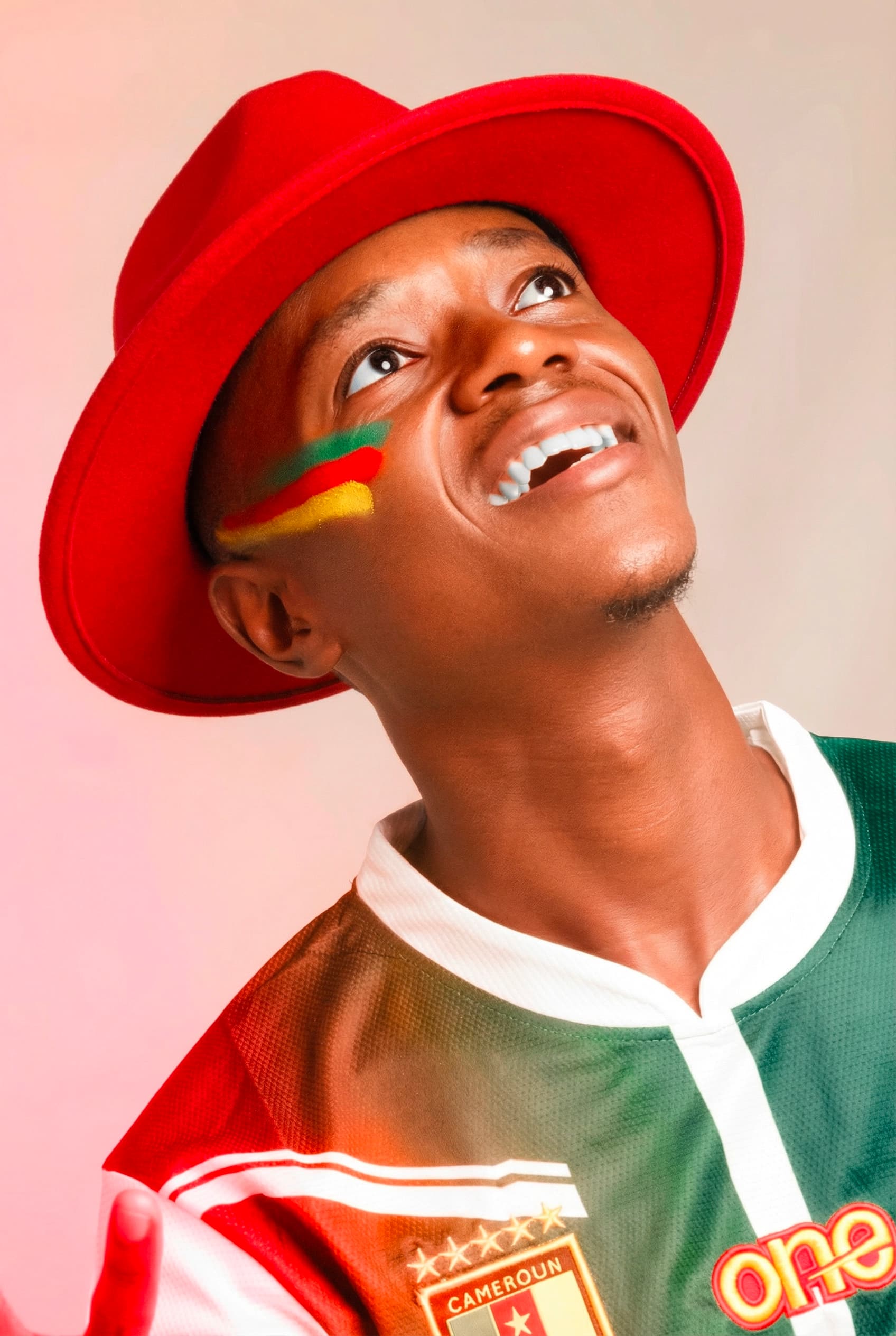 Portrait, chapeau rouge