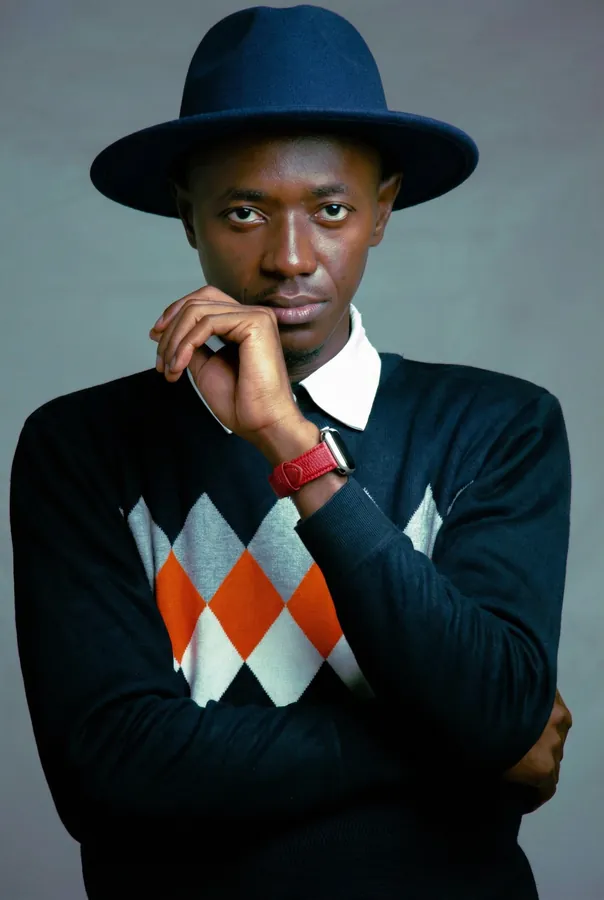 Giovanny Engamba — portrait, chapeau